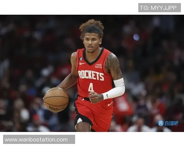 杰伦格林赛前积极热身投篮训练中展现笑容复出在望